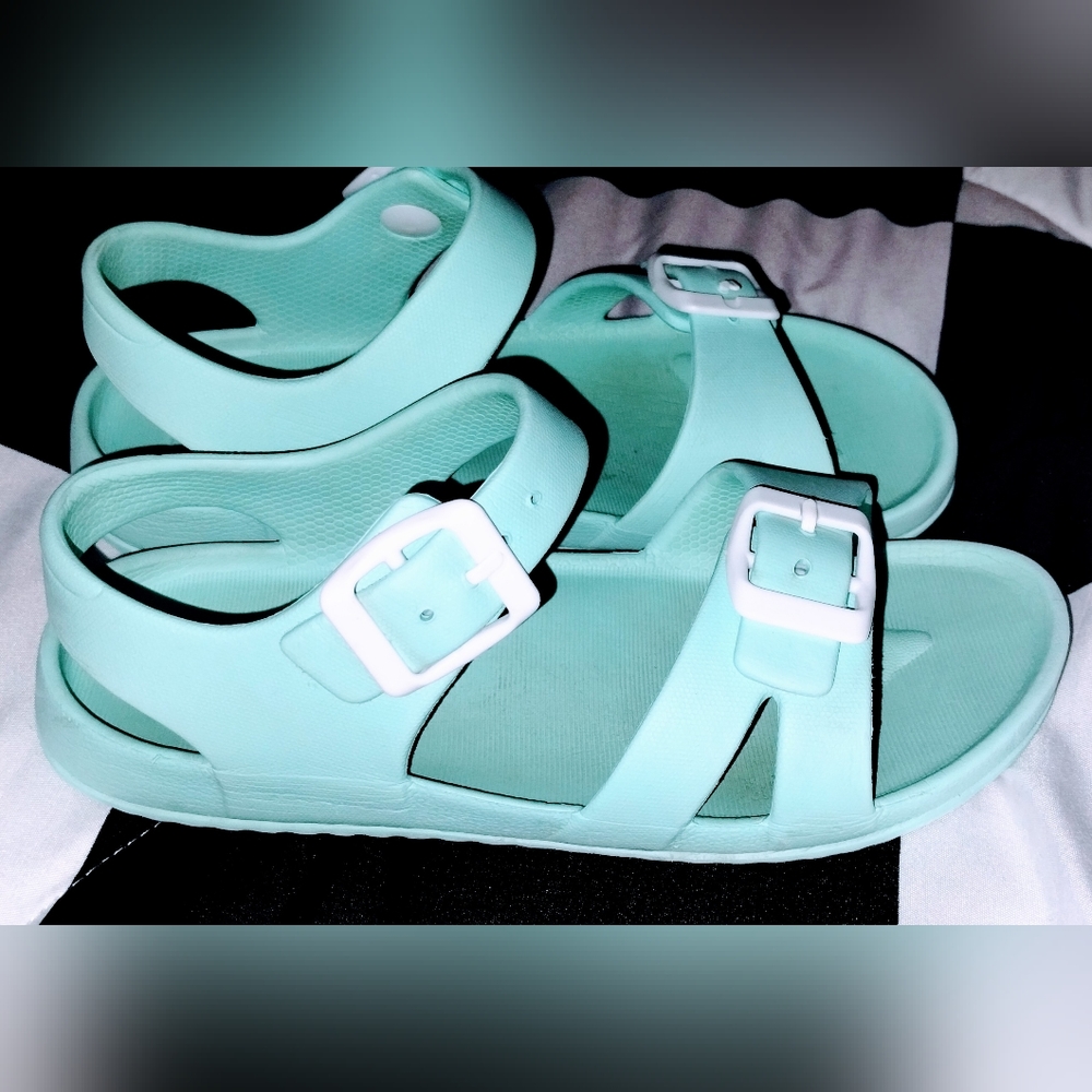 Girls Size 13 Sandals - Picture 4 of 7